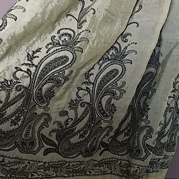 Skirt - Picture 3 of 3